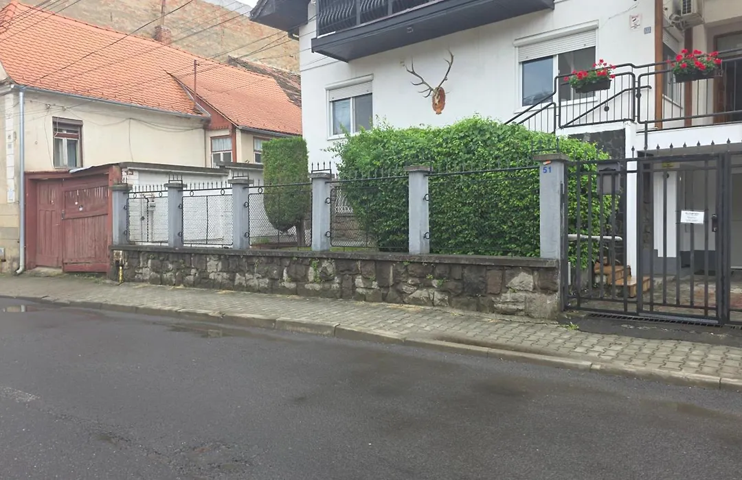 Casa Vanatorului-1